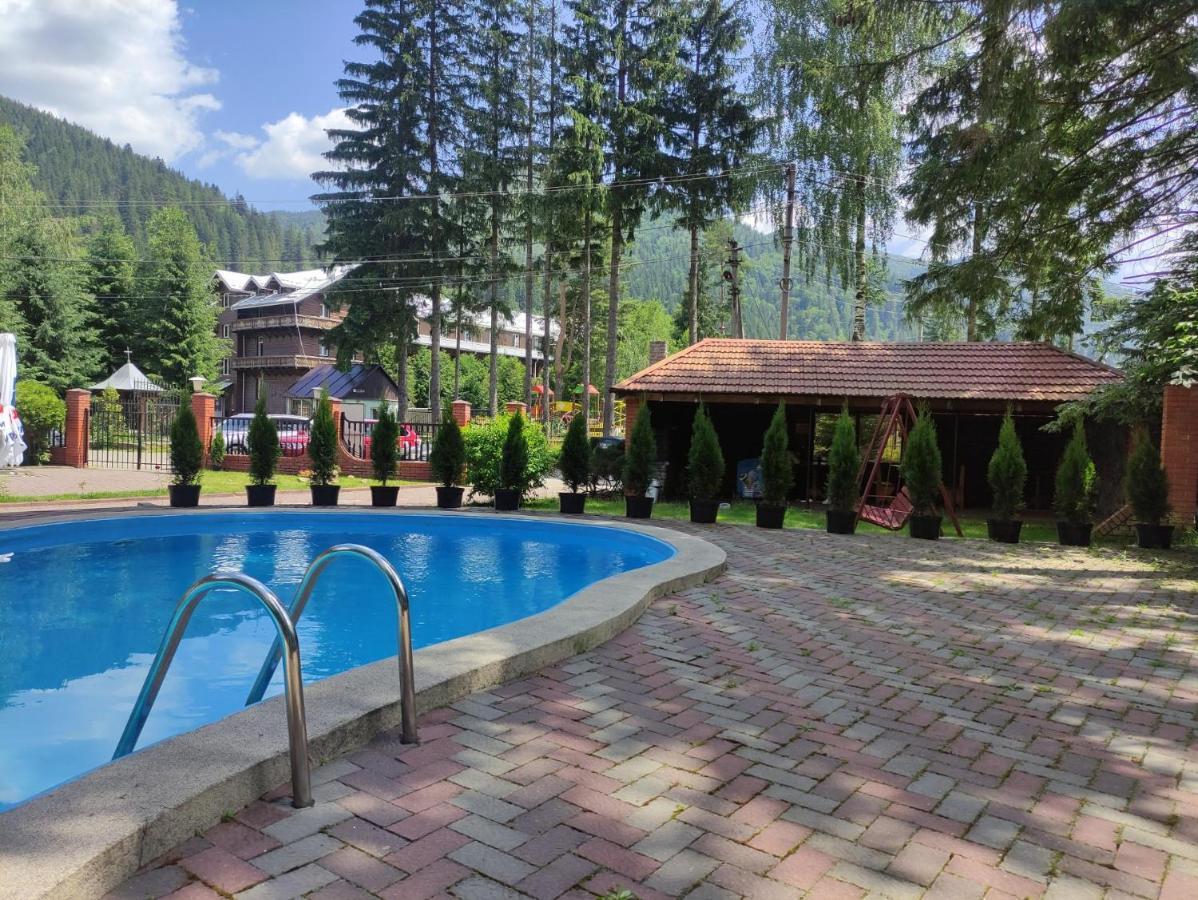 Лелеч Hotell Tatariv Exteriör bild