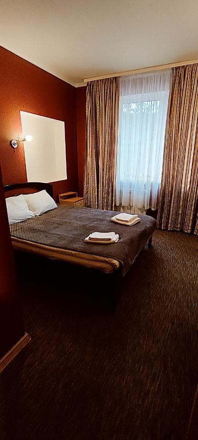 Лелеч Hotell Tatariv Exteriör bild