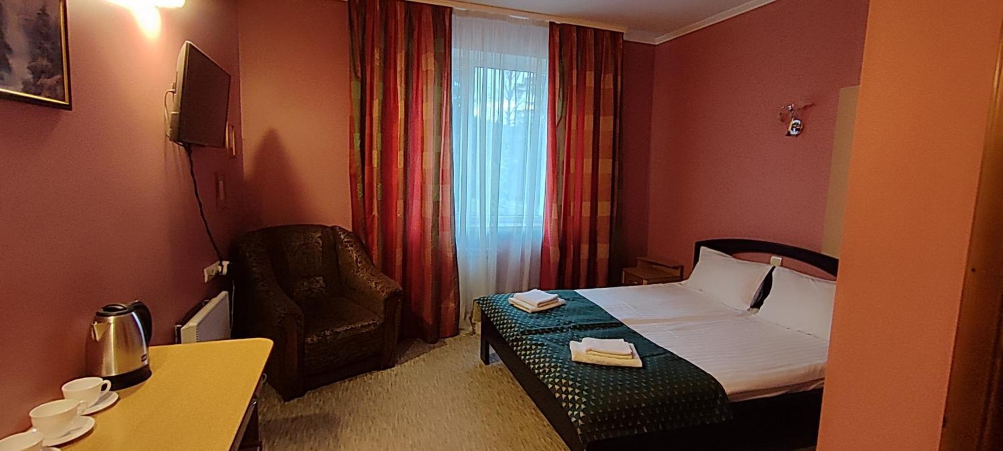 Лелеч Hotell Tatariv Exteriör bild