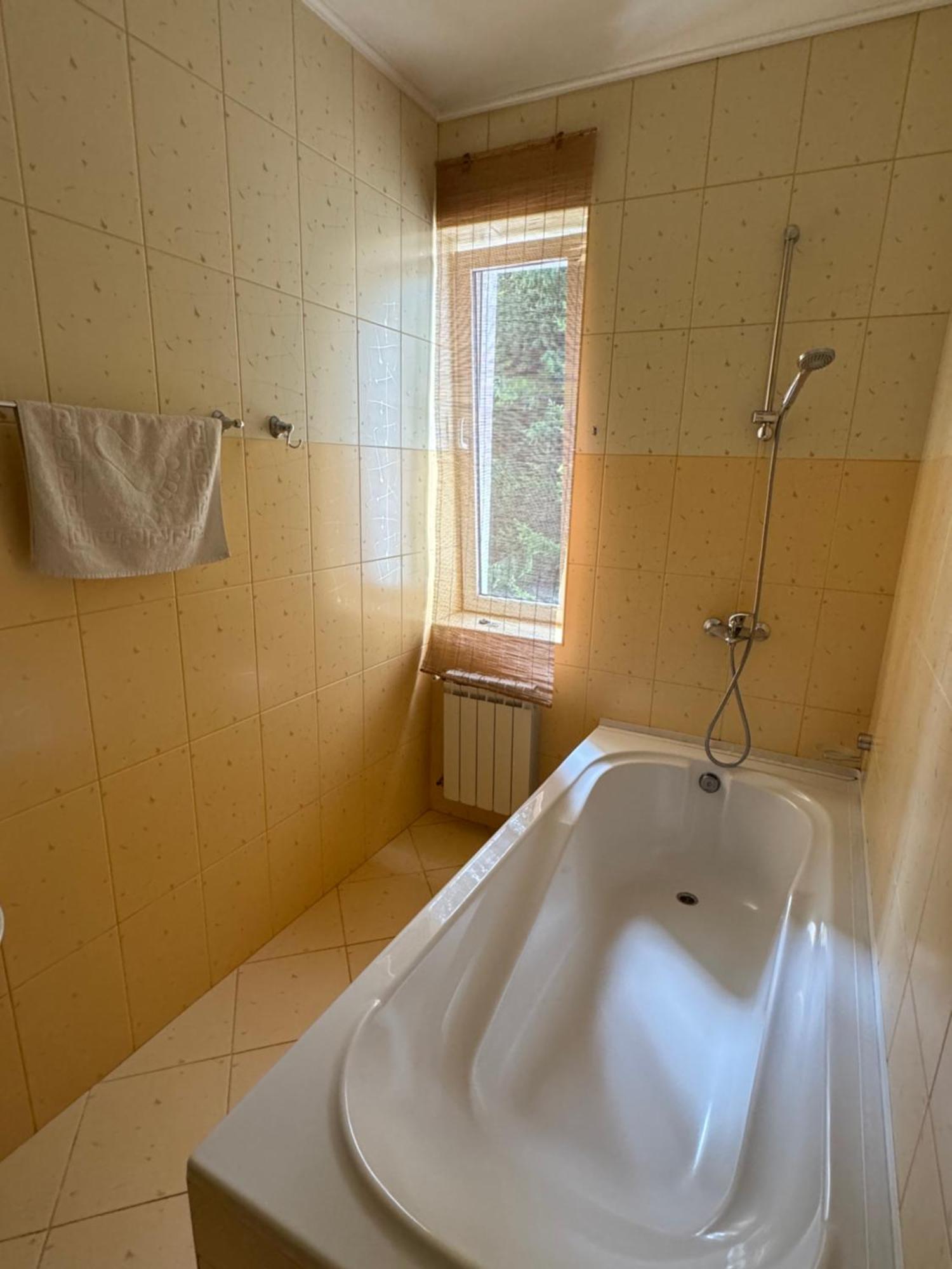 Лелеч Hotell Tatariv Exteriör bild