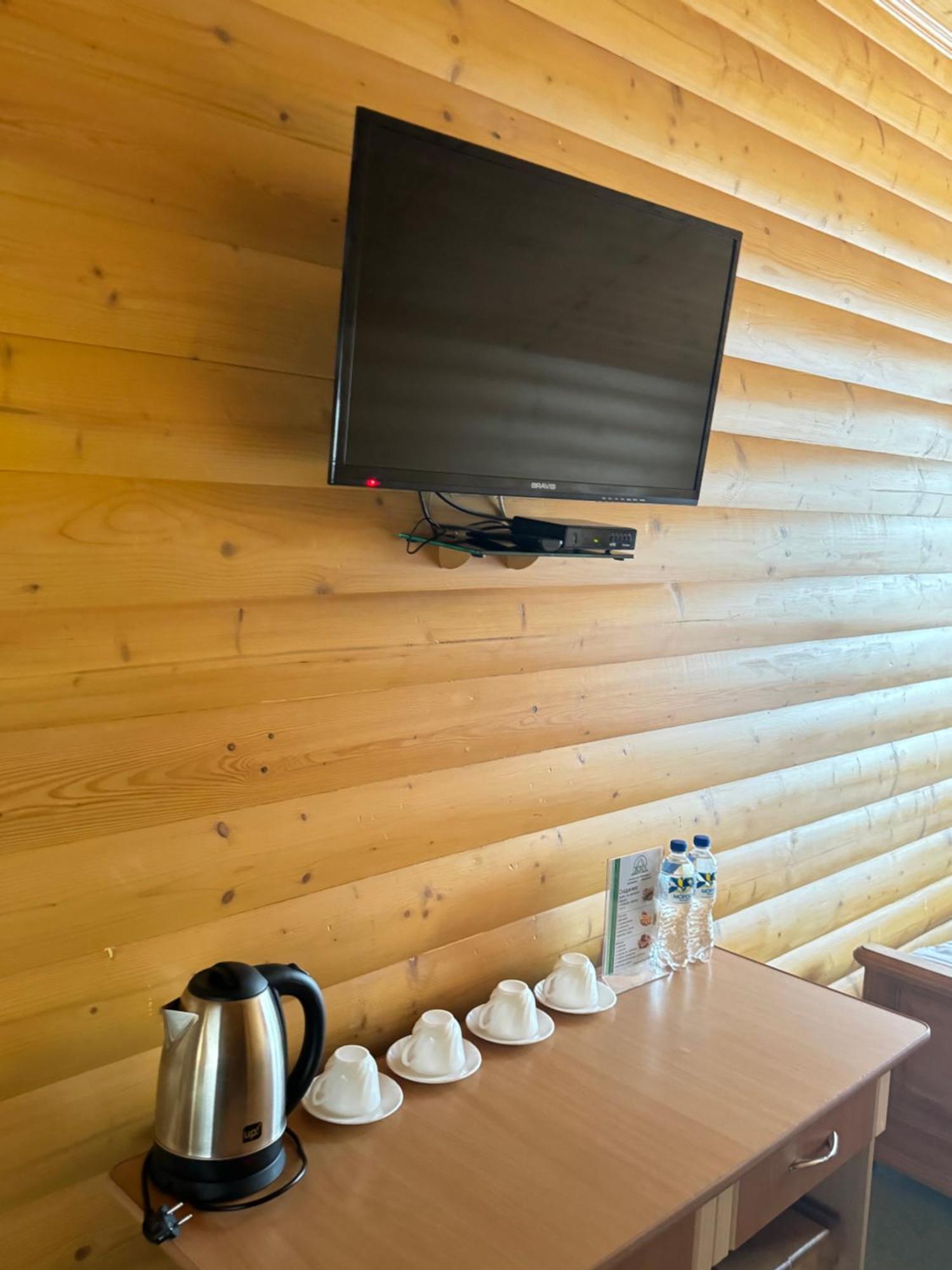Лелеч Hotell Tatariv Exteriör bild