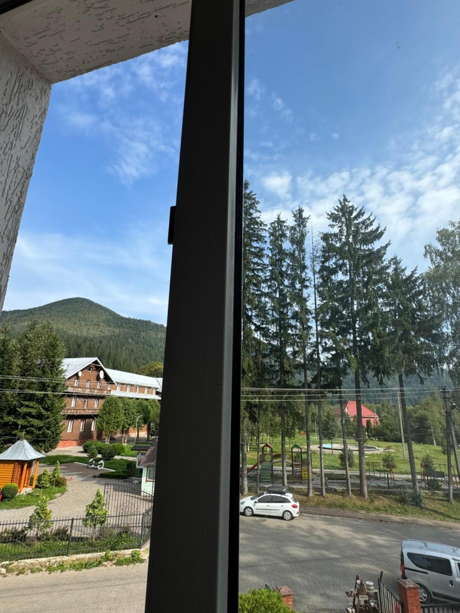 Лелеч Hotell Tatariv Exteriör bild