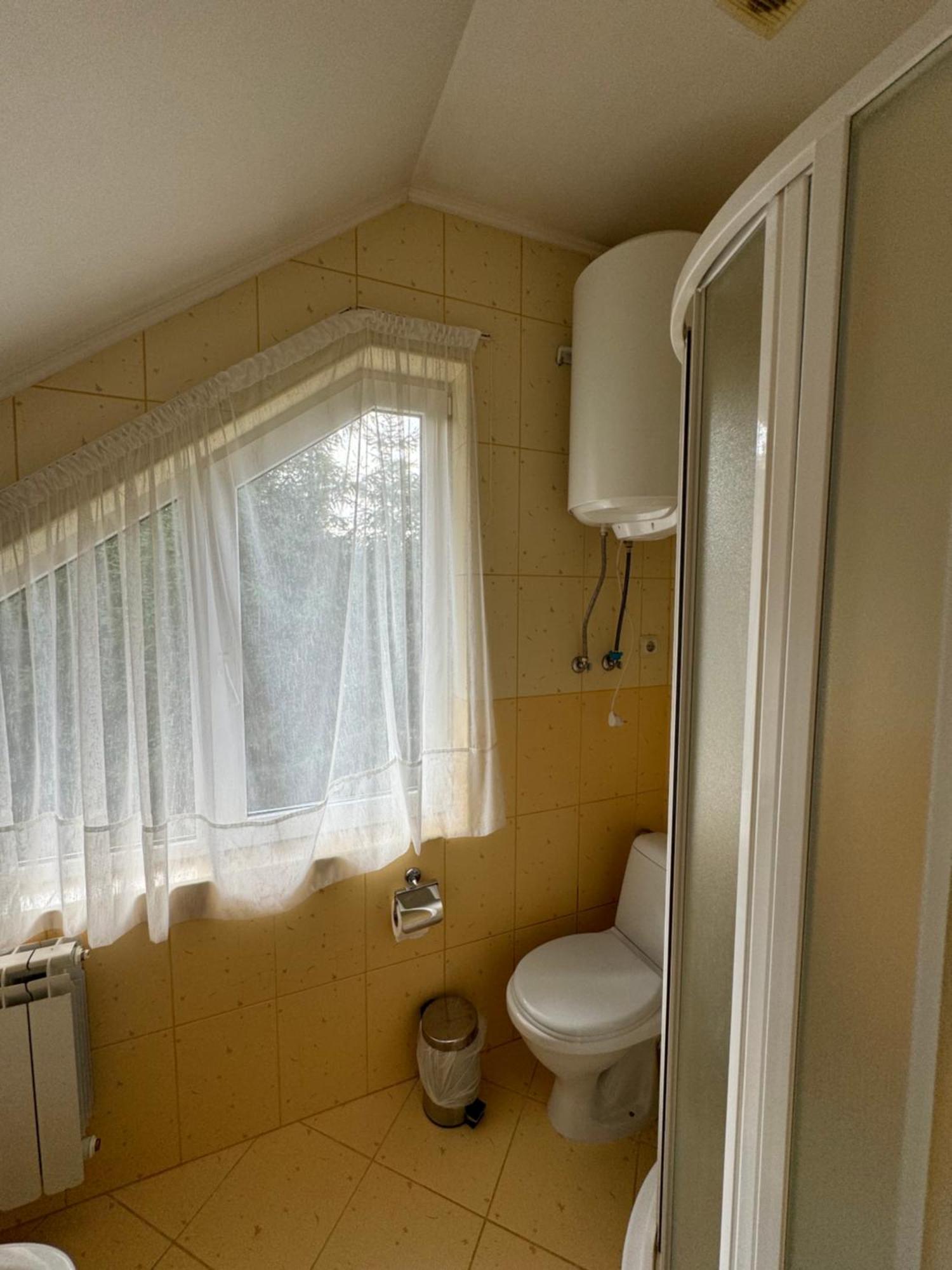 Лелеч Hotell Tatariv Exteriör bild