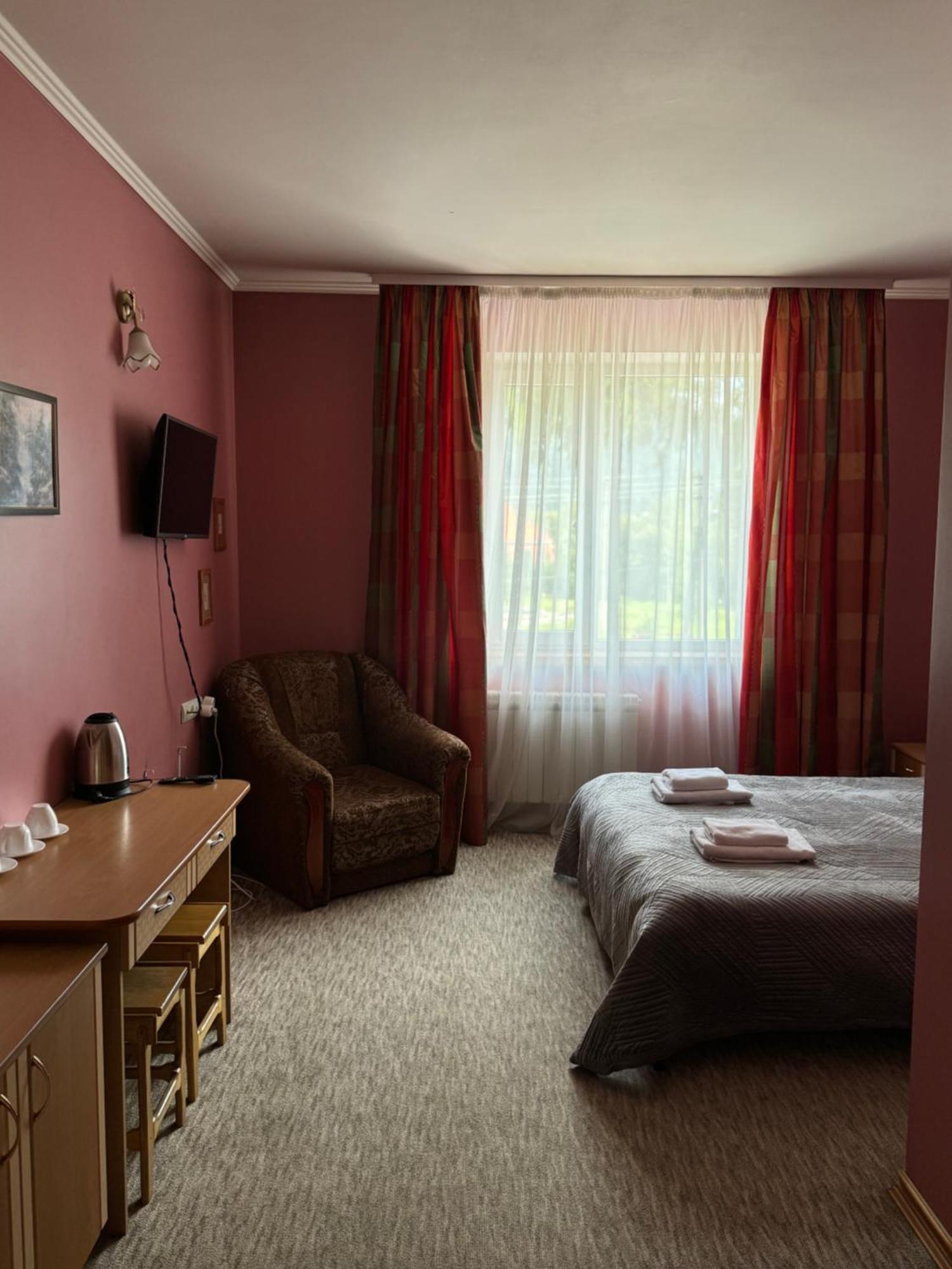 Лелеч Hotell Tatariv Exteriör bild